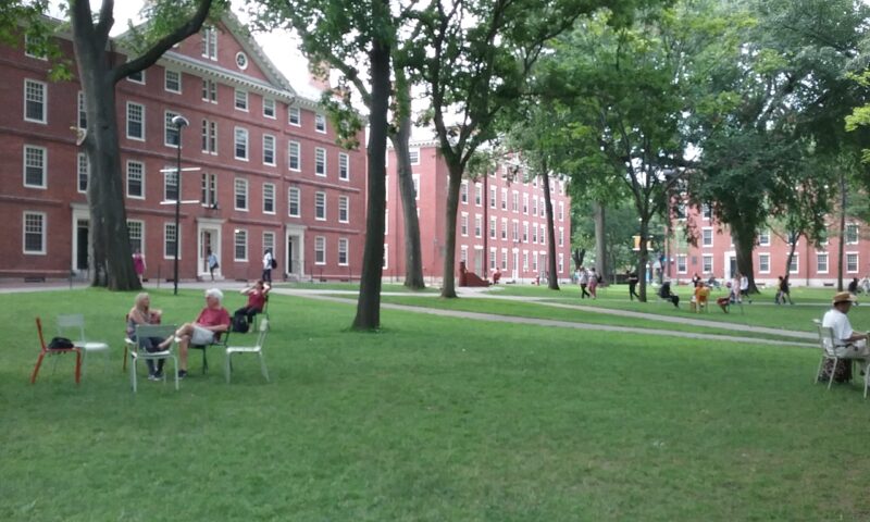 Harvard University Cambridge campus, a leading center for global research and education. ハーバード大学ケンブリッジキャンパスの風景、世界的な研究と教育の拠点としての様.